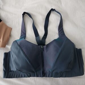 Victoria's Secret Black and Tan Zip-Front Sports Bra 38C